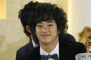 金秀贤在搞笑一家人,搞笑一家人的欢乐日常