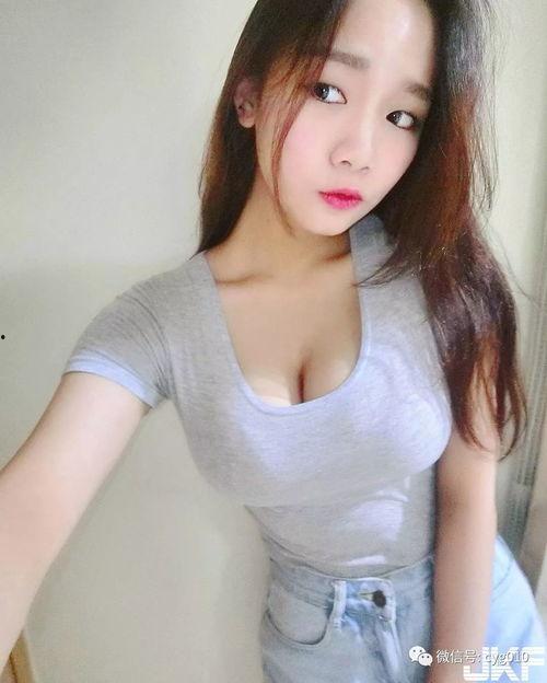 爆乳自拍网红,网络红人的性感魅力与争议